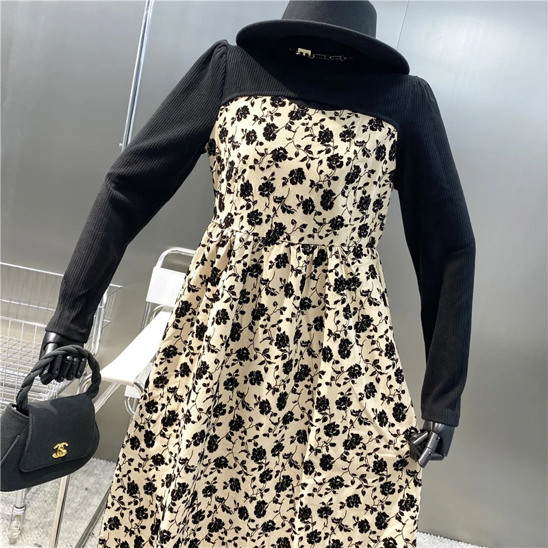 New 2022Black Knit Stitched Broken Flowers Show Thin Hollow Out Long Skirt Retro Foreign Style Bubble Sleeve Waist Closing Dress