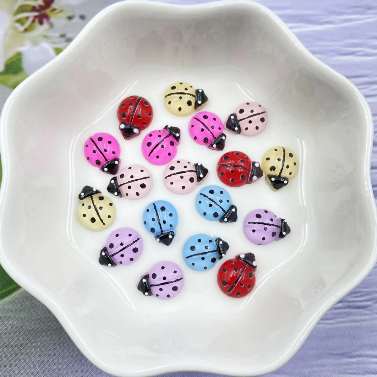 50PCS Mini Ladybug Nail Art Flat Back Resin FigurineS DIY Rhinestone Scrapbook Decal Decoration Crafts