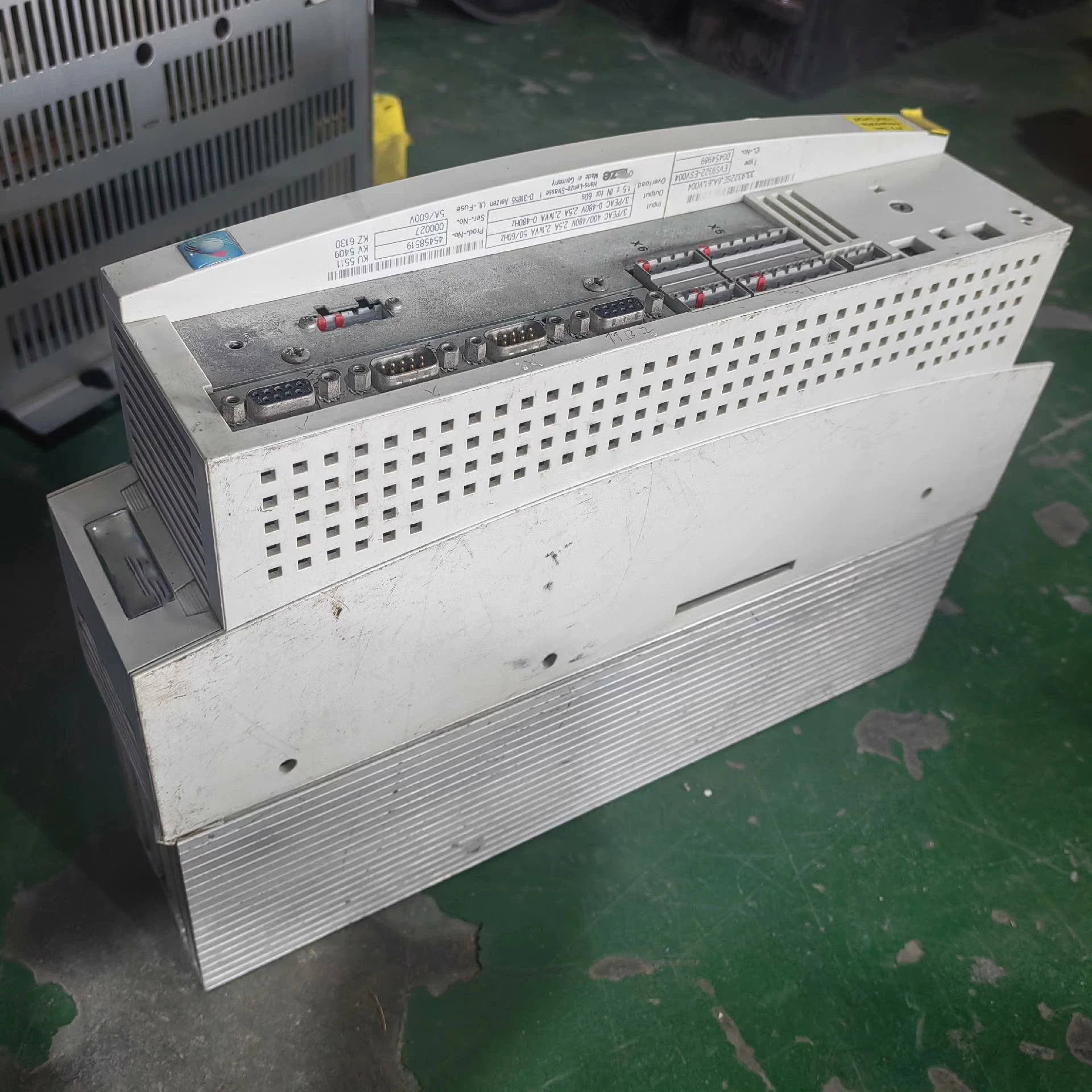 EVS9322-ESV004 EVS9300 Series Servo Drive for Lenze