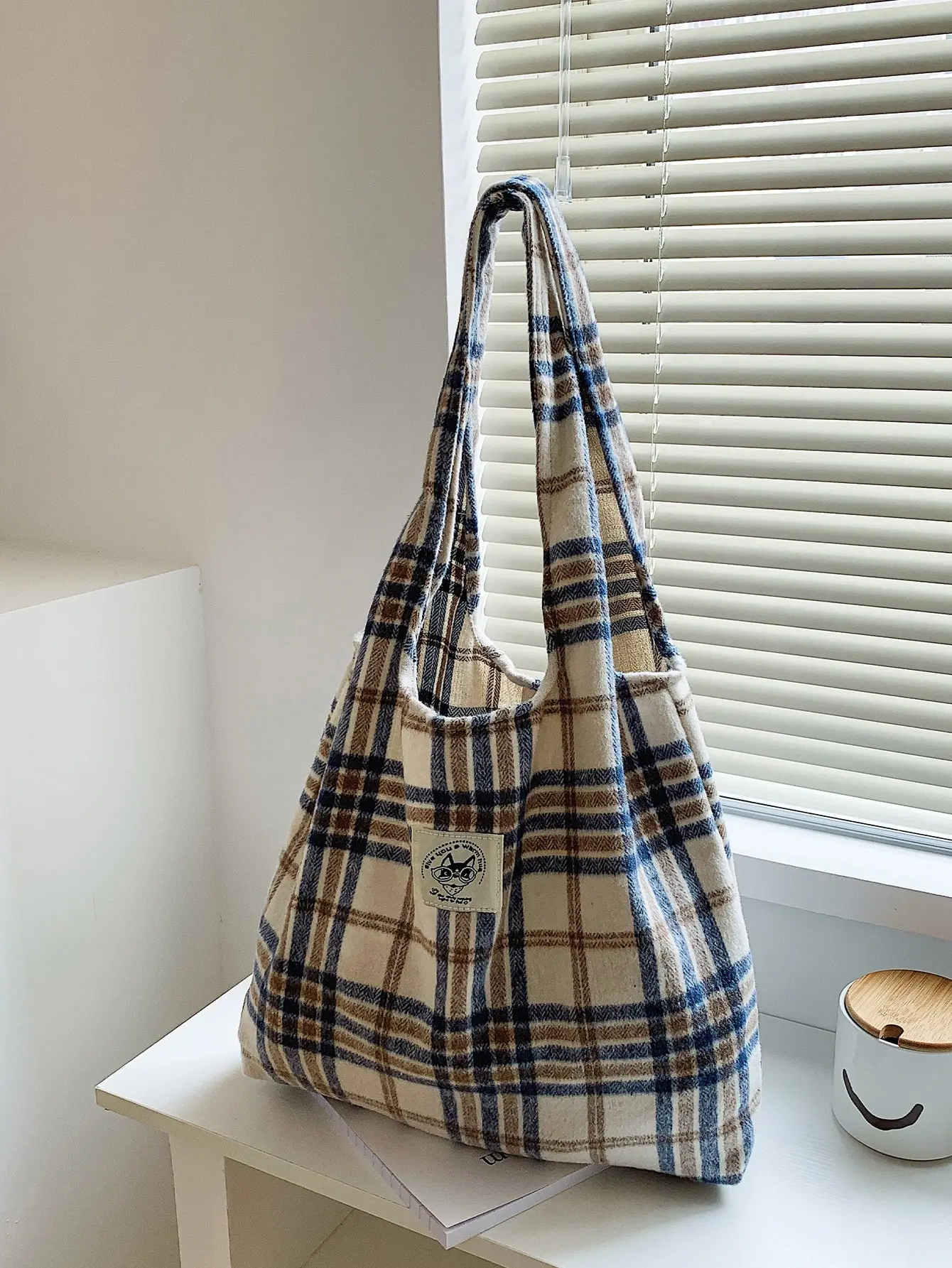 Lässige Retro-Karierte Tragetasche Große Kapazität Tragbare Tasche Weiche und Langlebige Canvas-Schultertasche Geeignet für Tägliches Pendeln – Detail 10