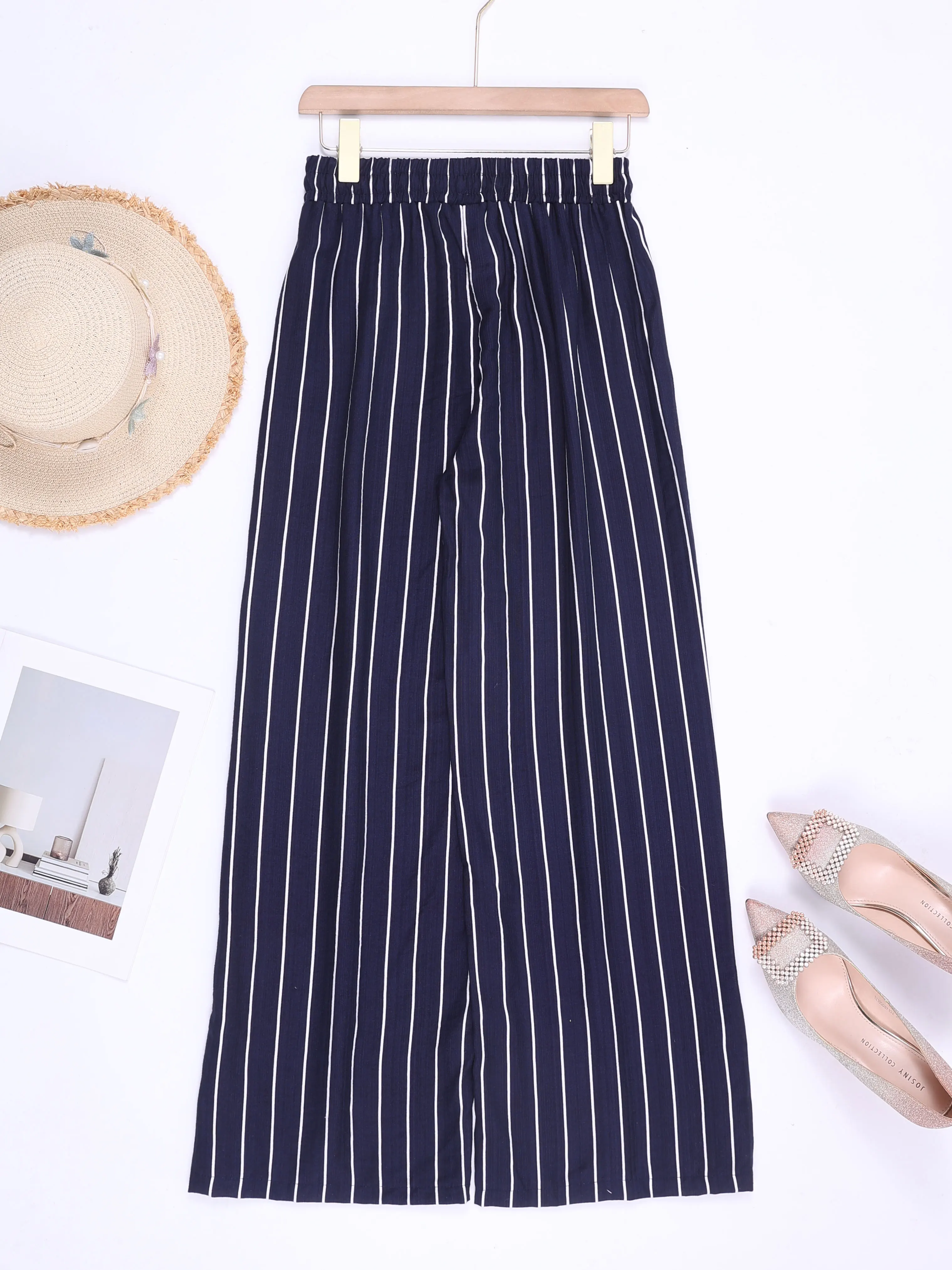 Gestreiftes zweiteiliges Outfit für Damen, ärmelloses Tanktop mit Knöpfen und elastische Hose mit weitem Bein und Kordelzug, lässiger Urlaubskostüm – Detail 12