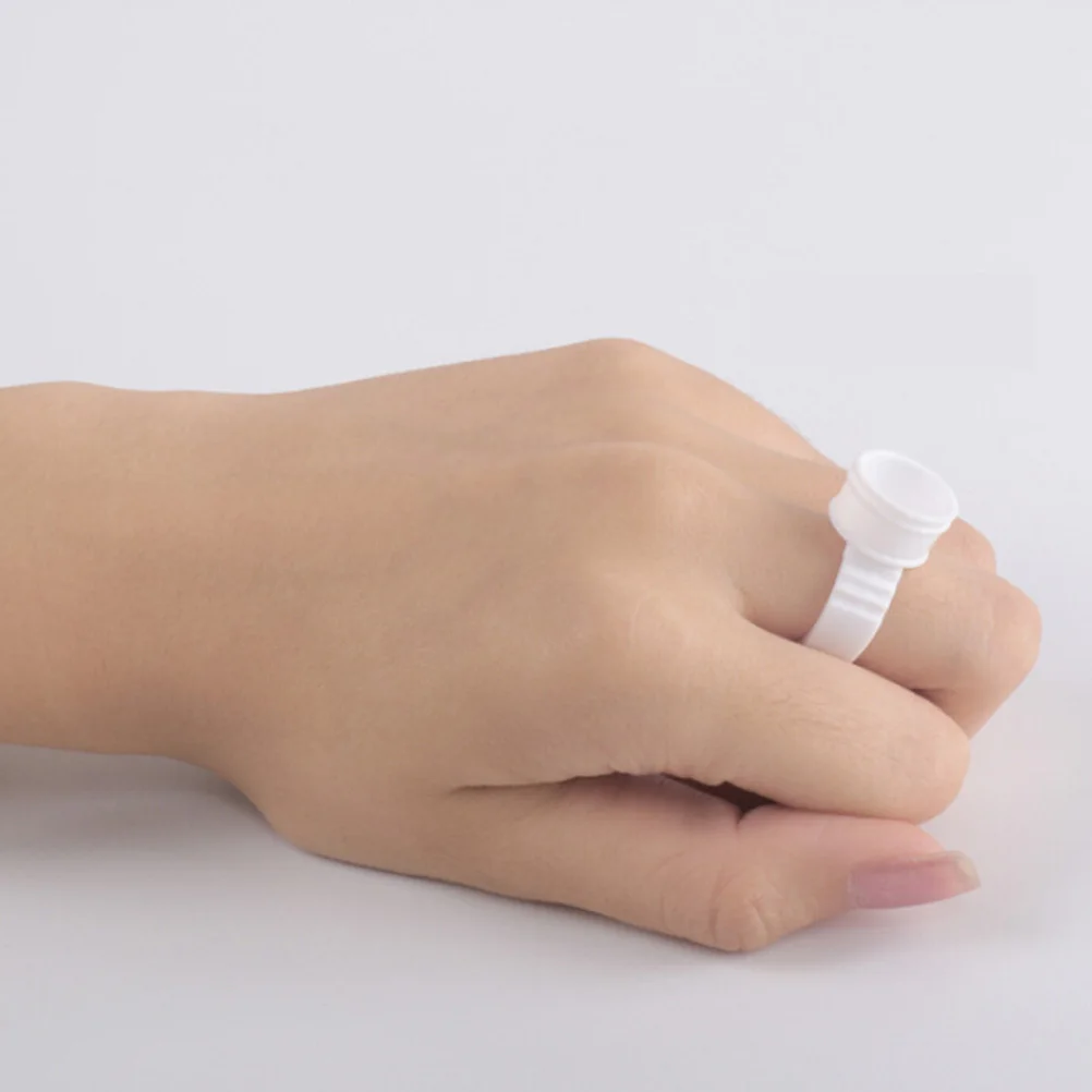 

100Pcs Disposable Plastic Glue Rings Eyelash Extension Holder Lash Primer Remover Quick Easy Use Plastic Glue Rings