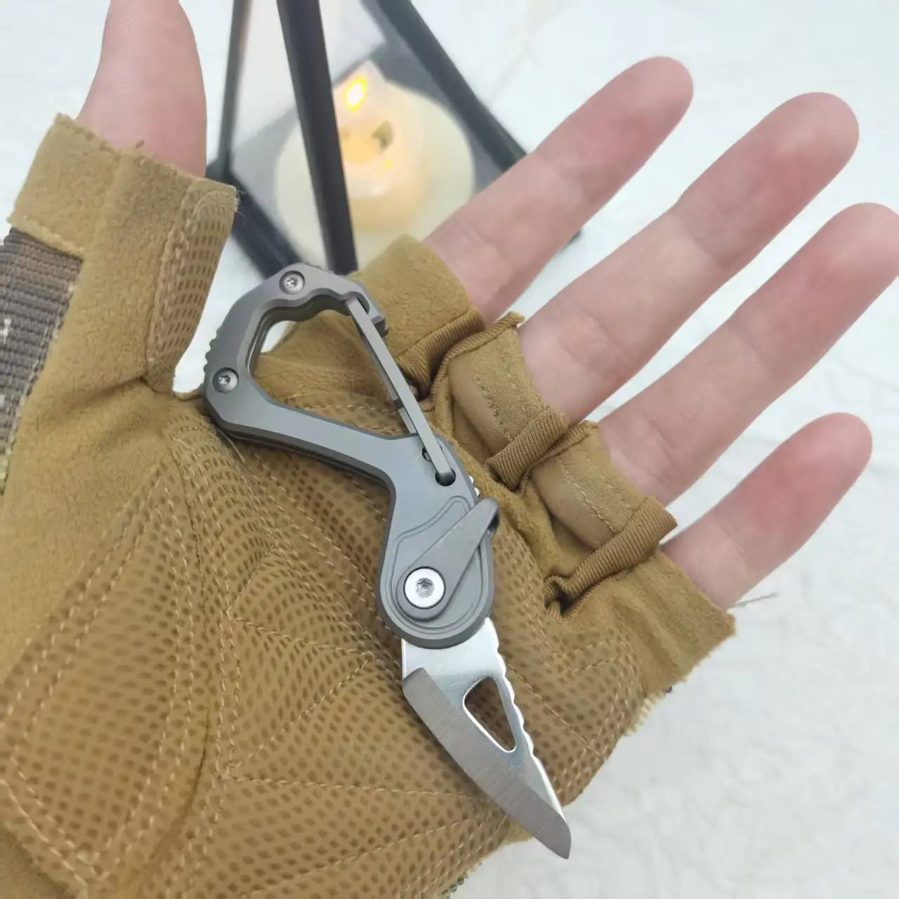 D2 سبائك التيتانيوم متعددة أداة المفاتيح سكين صغير Edc سكين محمول في الهواء الطلق أضعاف البقاء على قيد الحياة الدفاع عن النفس الصيد حلقة تسلق سكين