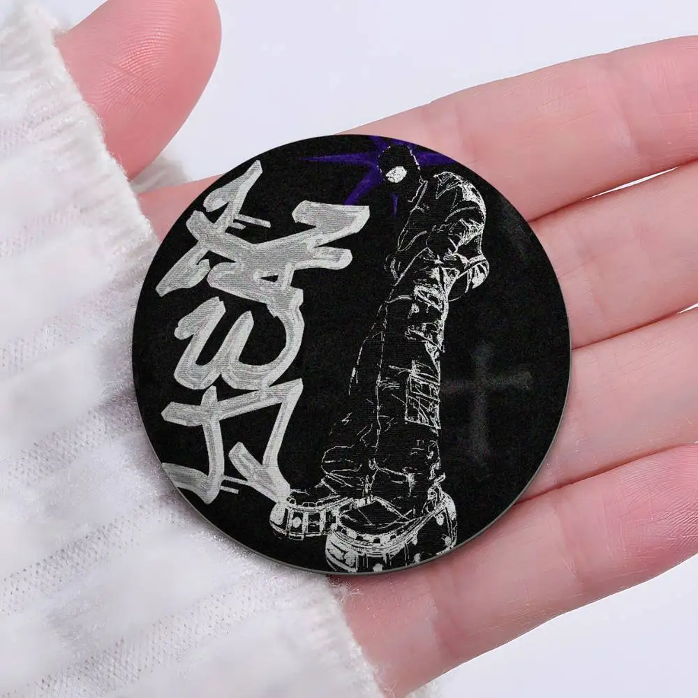 المغني Y-Yeat LyfestyleS شعار شارات مستديرة رائعة شارة دبابيس الإبداعية دبابيس للملابس قبعة ظهره هدية الملحقات