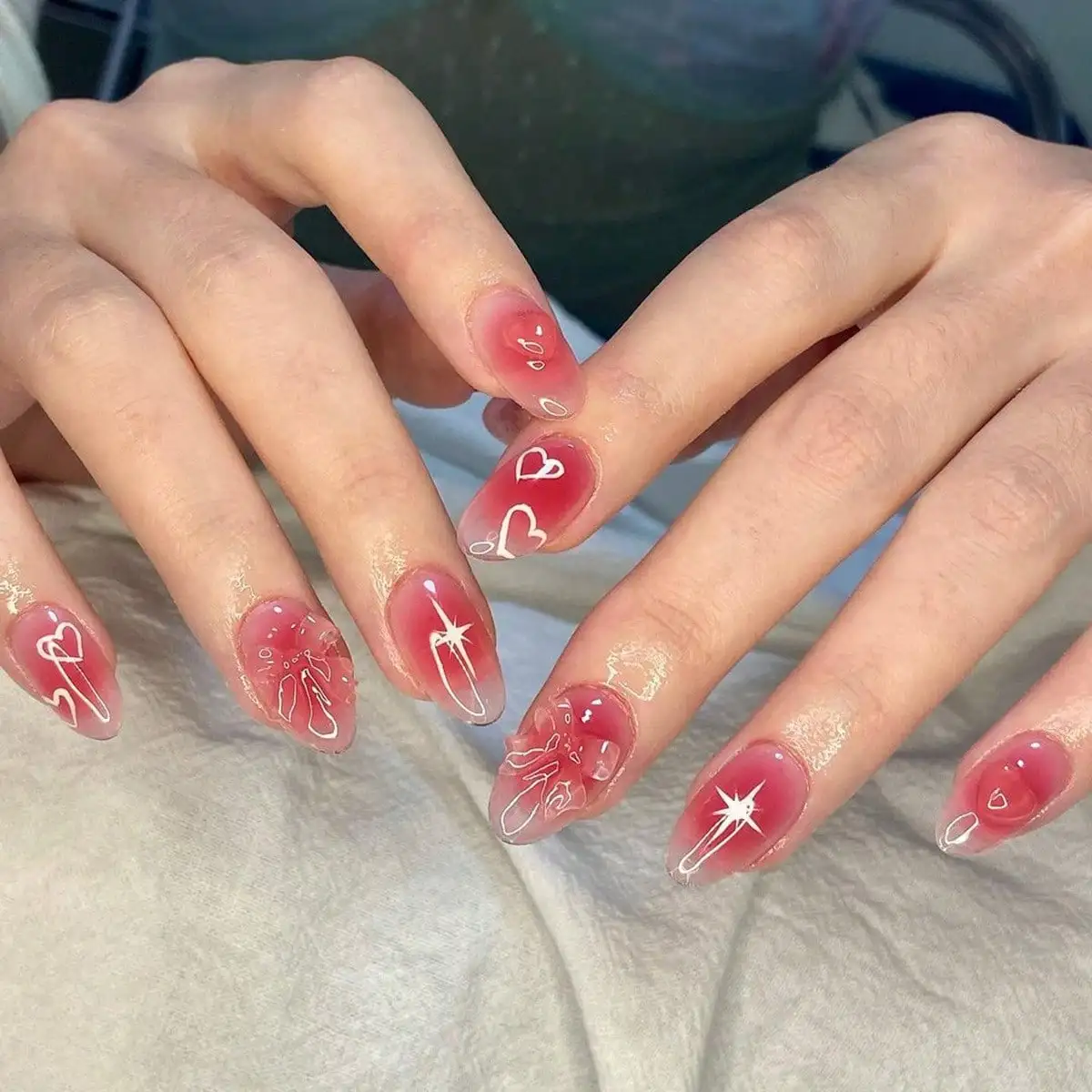 

Blush-Colored Manicure, Same Style As On Little Red Book, Wearable Nails, Starburst Heart Nail Stickers, Nail Pieces, Bowknot Na