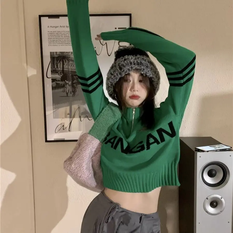 

Green Short High-Waisted Jacket With Contrasting Stripes Knitted Bottoming Shirt Zipper Stand Collar Slim Sweater Woman