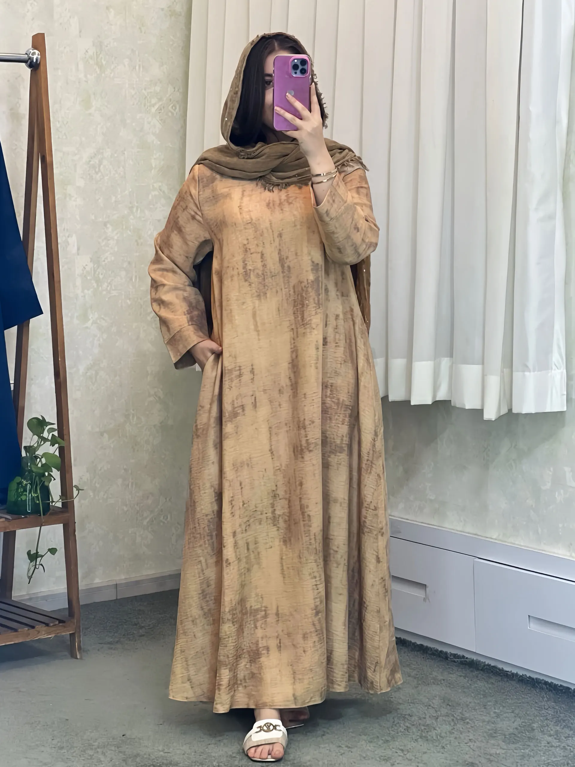 2025 Hot Sell Elegant Brown Muslim Robe Abaya featuring Coordinated Ramadan Great for Creating Effortlessly Chic Modest Outfit