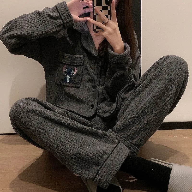 Pyjama en velours de dessin animé Stitch pour femme, ensemble de vêtements de maison étudiant, confortable et mignon, cadeau de vacances, kawaii