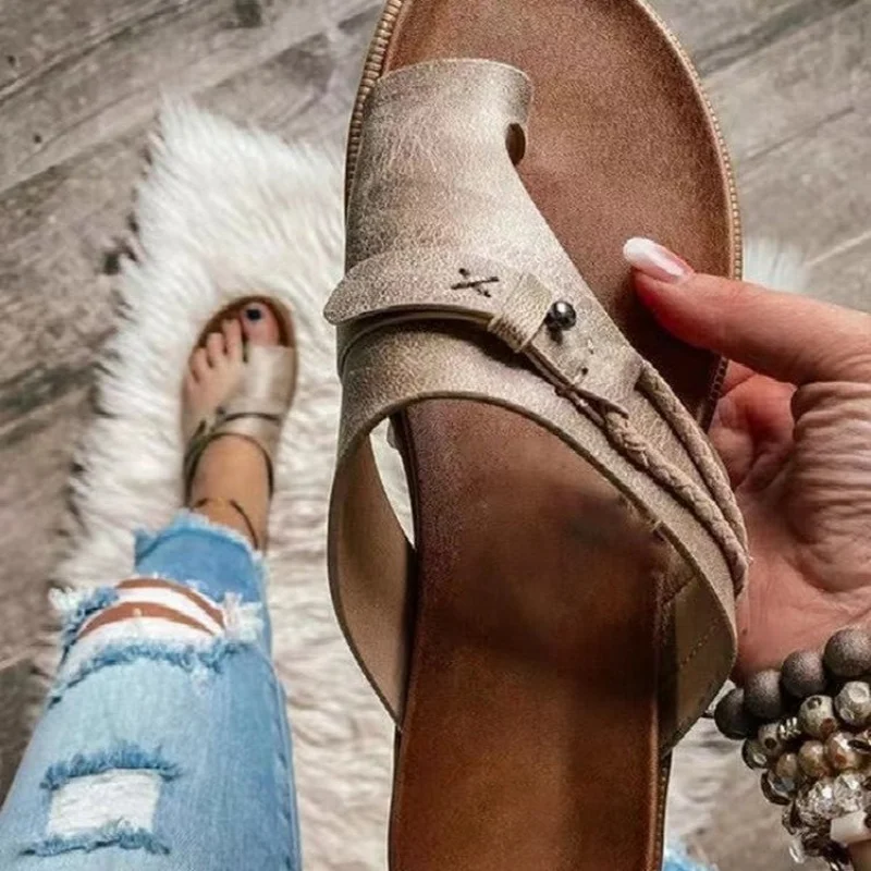 Large toe sandals, new type of pin-toe flats, 43 half sandals