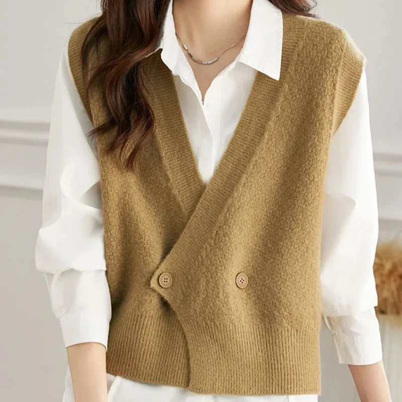 Women's V-neck Knitted Spring and Autumn New Spliced Button Paired with Shirt Layered with Retro Sweater Sleeveless Vest Tops