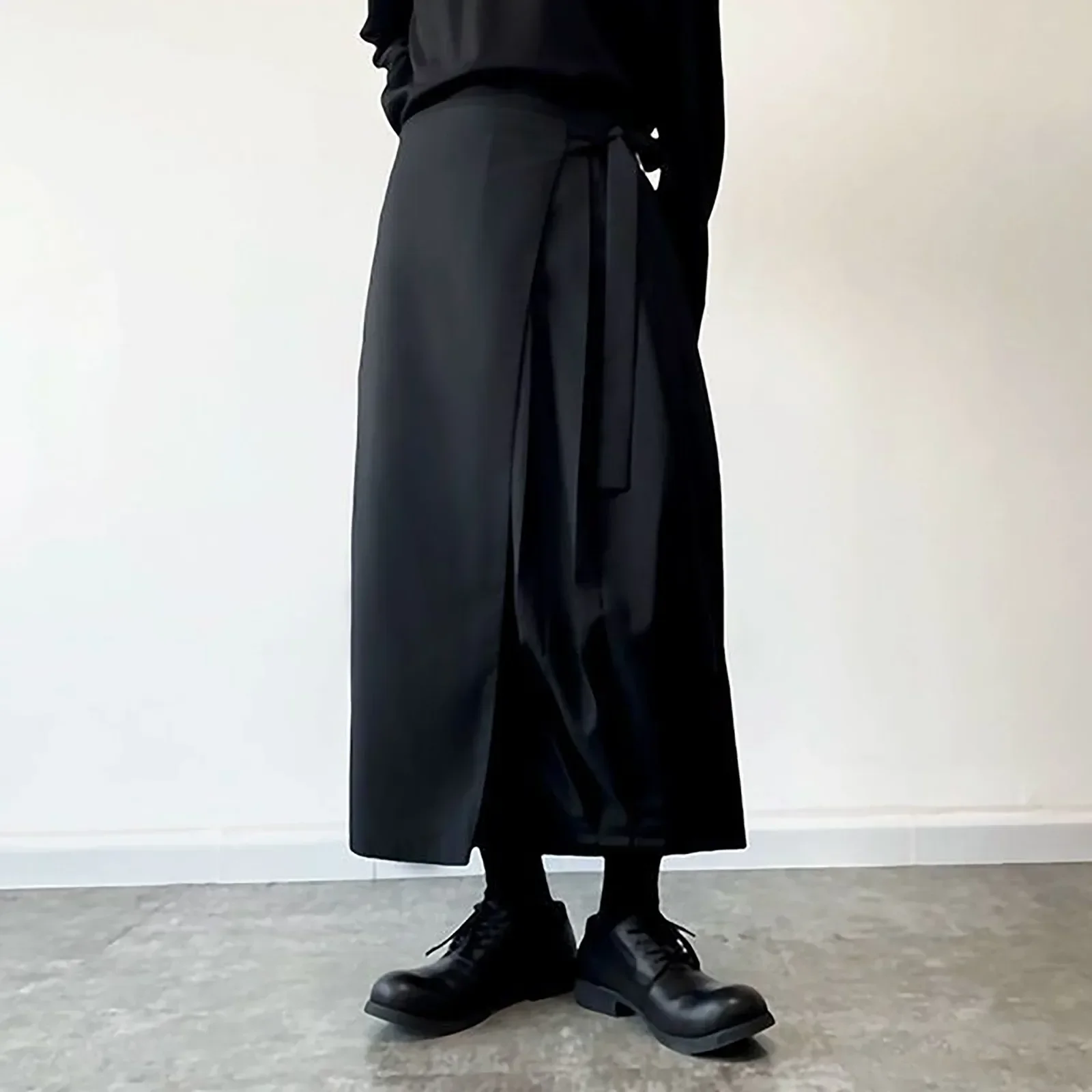 Retro Dark สไตล์ผู้ชายกระโปรงกางเกงขากว้างแฟชั่น Baggy กางเกง Kendo Culottes สีทึบ LACE-up ชายกระโปรงกางเกงญี่ปุ่น