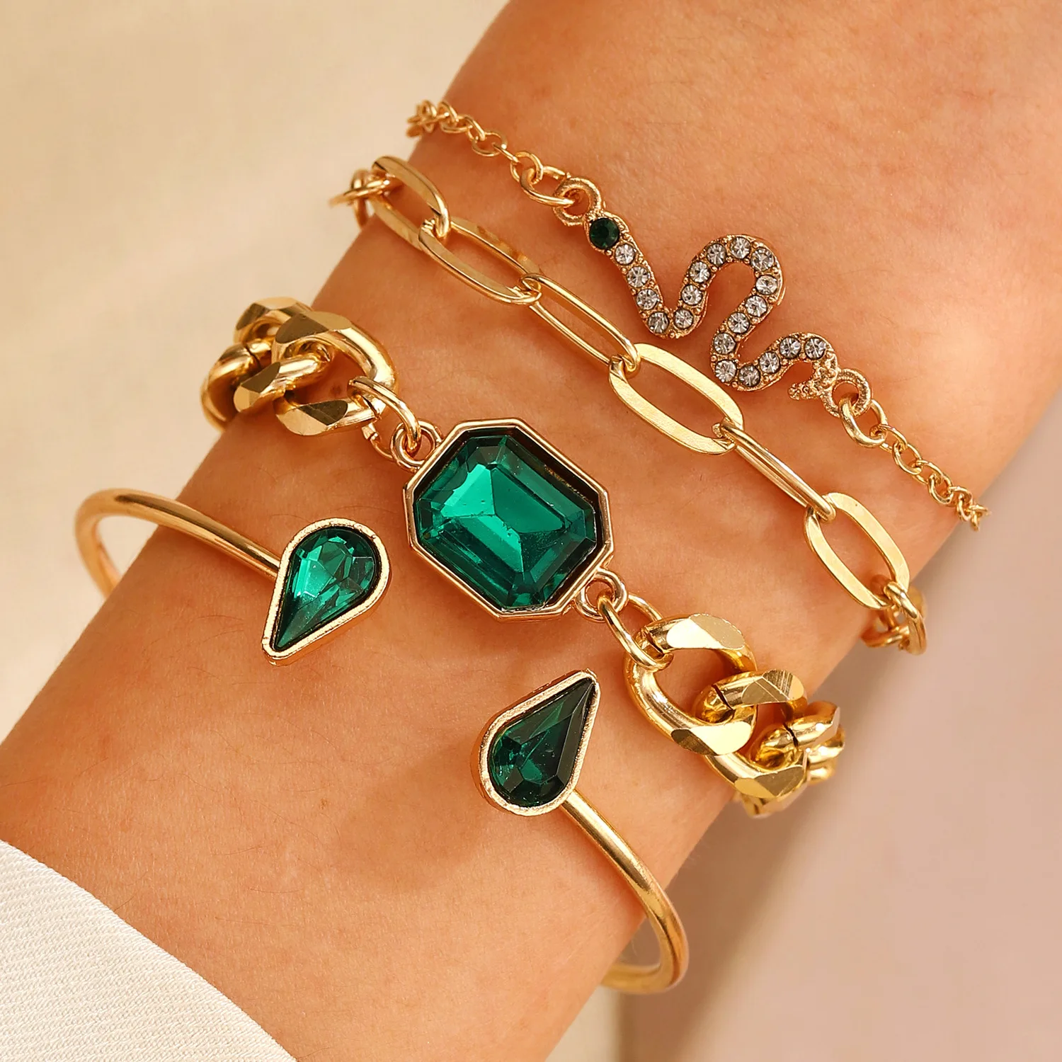 4Pcs/ Set Simple Metal Grandmother Green Inlay Gem Bracelet Set for Women Fashionn Light Luxury Bangle Couple Jewelry Gift