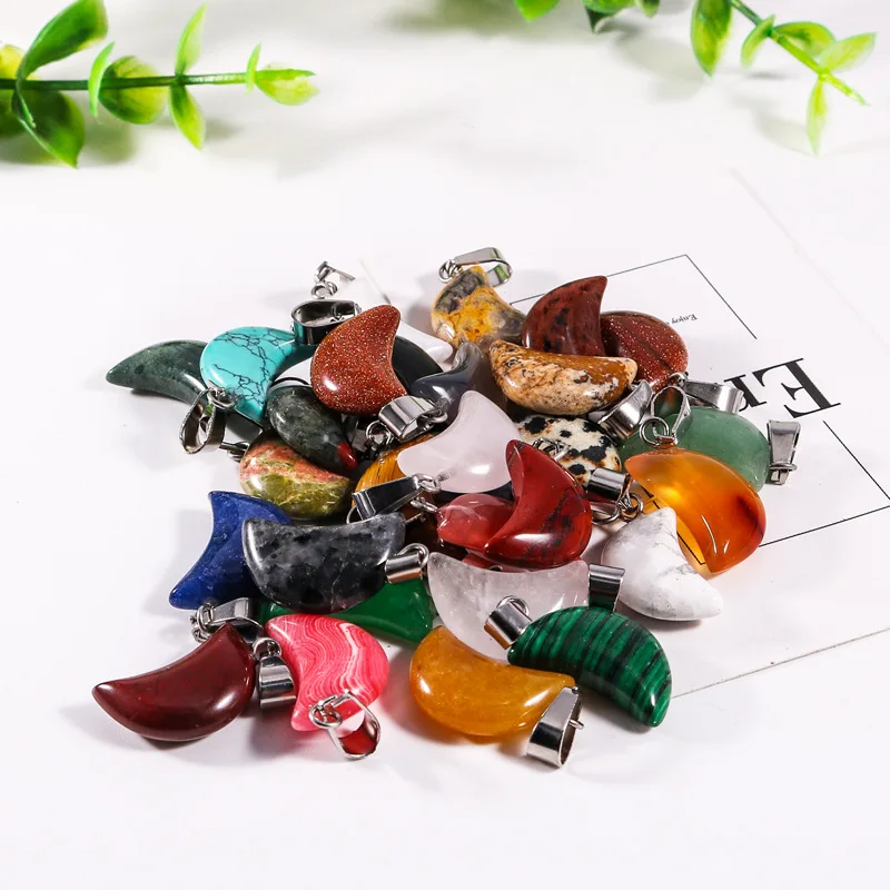 20 قطعة/الحقيبة الحجر الطبيعي كريستال قلادة على شكل قمر قلادة للنساء الحجر الخام كريستال قلادة الأحجار الكريمة روز كوارتز قلادة قلادة