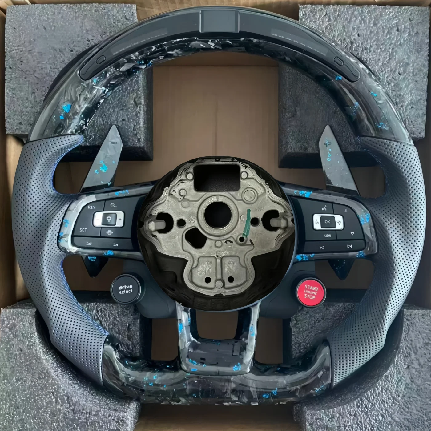 Custom Blue Forged Carbon Fiber Steering Wheel With LED For Volkswagen T-Roc R Passat Polo Golf 7.5 MK7 Golf MK8 Caddy