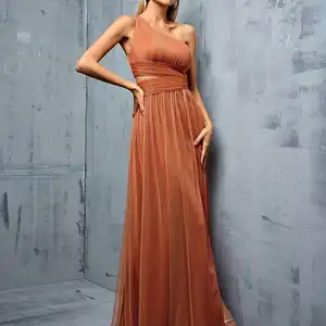 Mgiacy-gebundenes von einer Schulter-Pailletten, asymmetrische Taille faltet sich auf der Brust, hohlen Schlitz, ein Schwung, langer Strickrock, Nachtkleid 6 Hauptverkäufe mit Overlay - №4