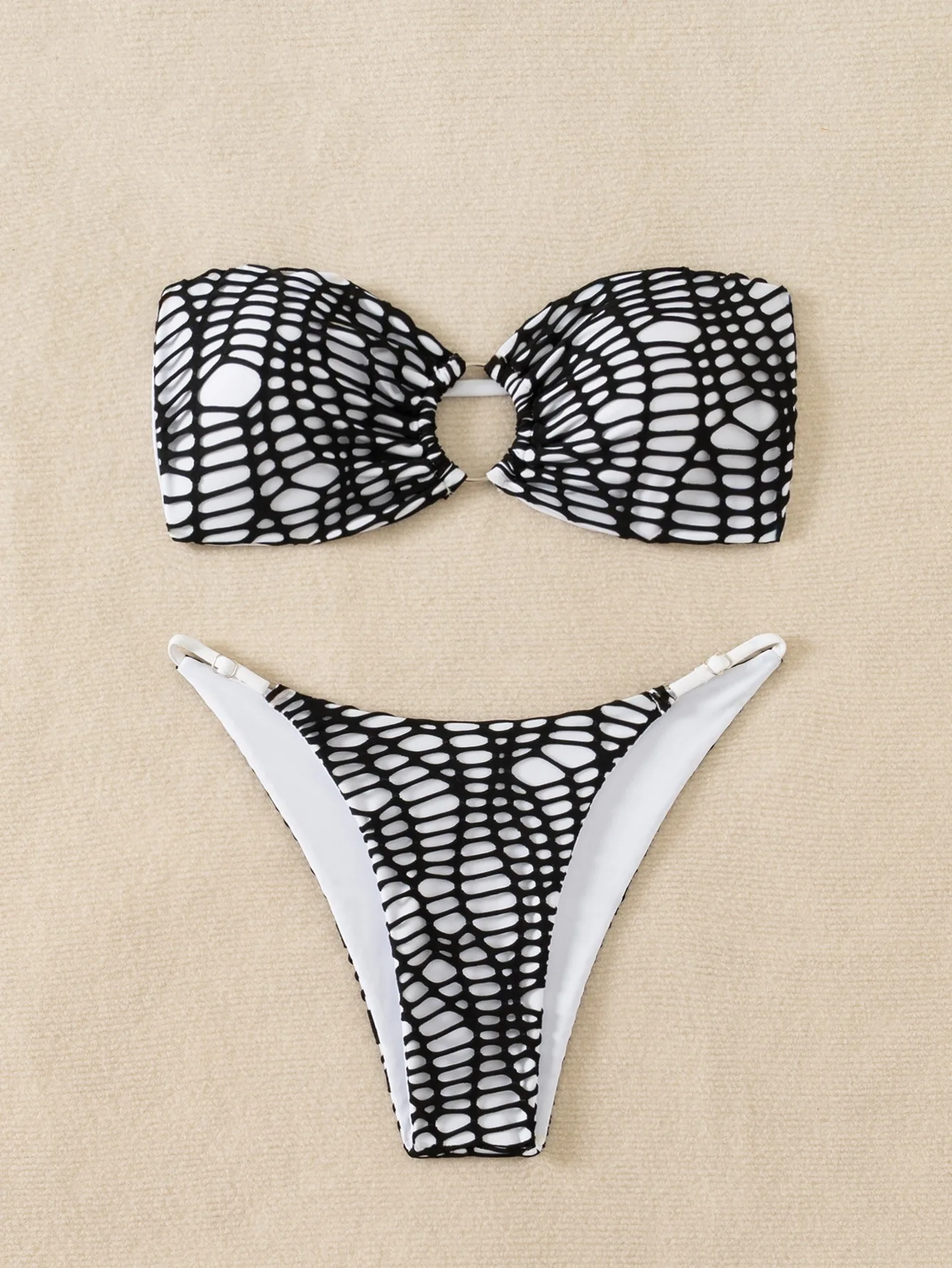 バンドゥビキニ 2025 新作 セクシー ホローアウト 水着 レディース ブラック ホワイト 水着 ビキニセット