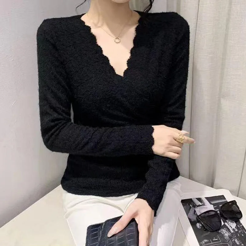 Slim Sexy Women\'s Lace V-Neck T-shirt Autumn Winter Thick Long Sleeve All-match Solid Color Tops Fashionable Female Clothing