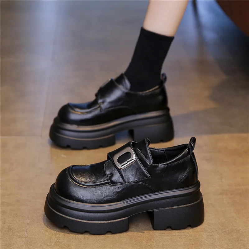 Leather shoes women's shoes 2025 Spring and Autumn new retro sponge cake thick soled loafers single shoe