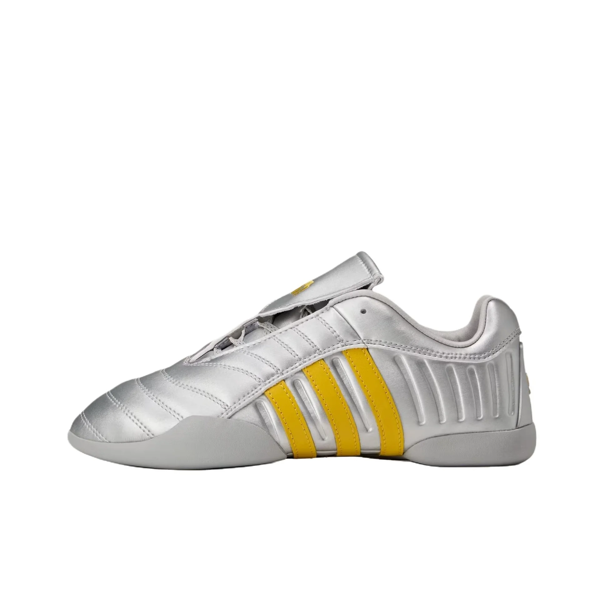 

Женские кроссовки Adidas Elite Mei Miaou в полоску HP7196