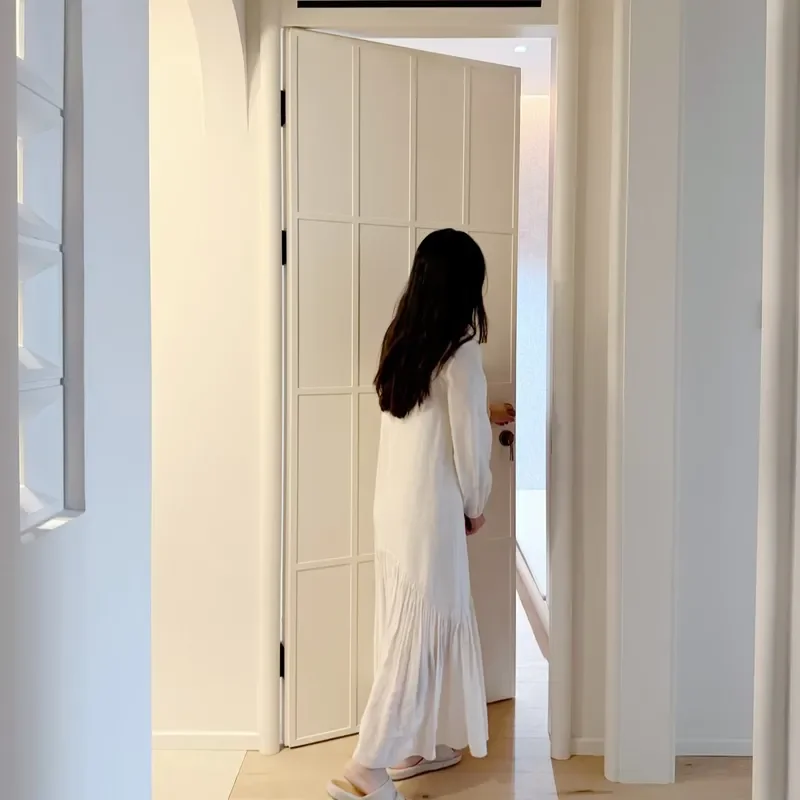 for Minimalist Style Skeleton Indoor Wooden Door Antique Style Bedroom Door Open Outside Flat Inside Solid Wood Paint Room