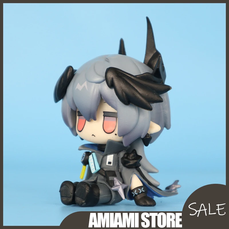 

8 см логотипы Arknights Astesia Q версия фигурка сидящая поза кукла Чиби настольный декор автомобиля украшения для рабочего стола подарки на день рождения игрушки