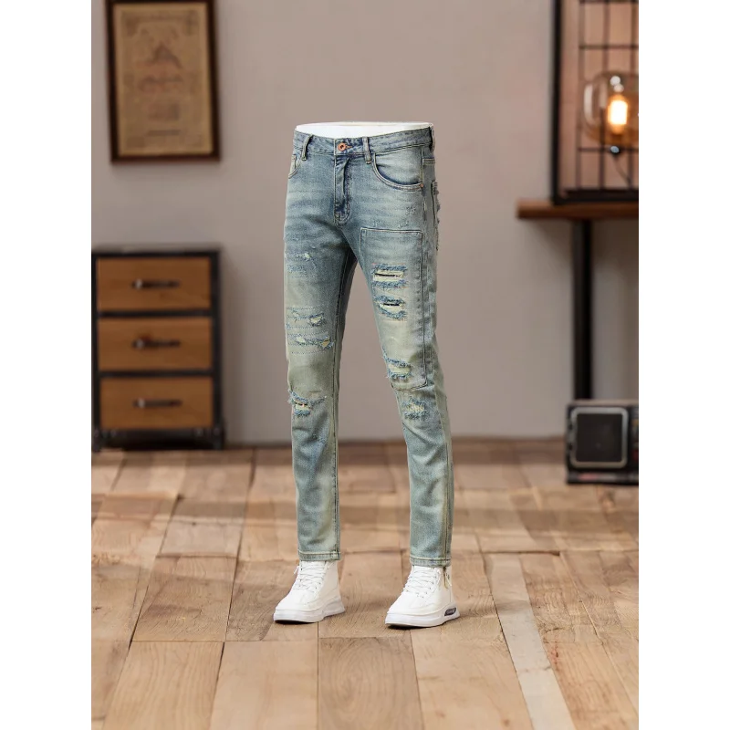 جينز لخريف 2025 باللون الأزرق الفاتح المتعثر للرجال على الطراز الأمريكي عصري بقصة ضيقة على طراز الشارع سروال ماركة رائع