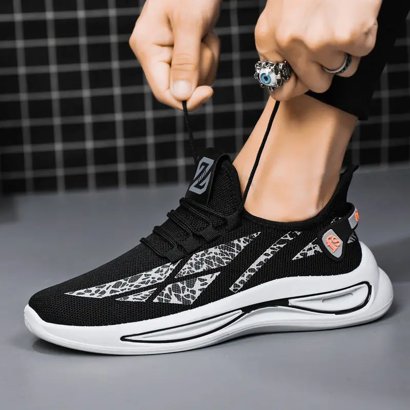 2024 New Summer Men's Sneakers Breathable Slip-on Men Casual Sneakers Light on-slip Thick Sole Fashion Outdoor Running Shoes Man