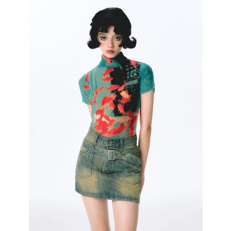 

Woman's Knitted T-shirt Pleated Goldfish Stretch Shirt Summer Dopamine Trend Short Sleeve T-Shirt