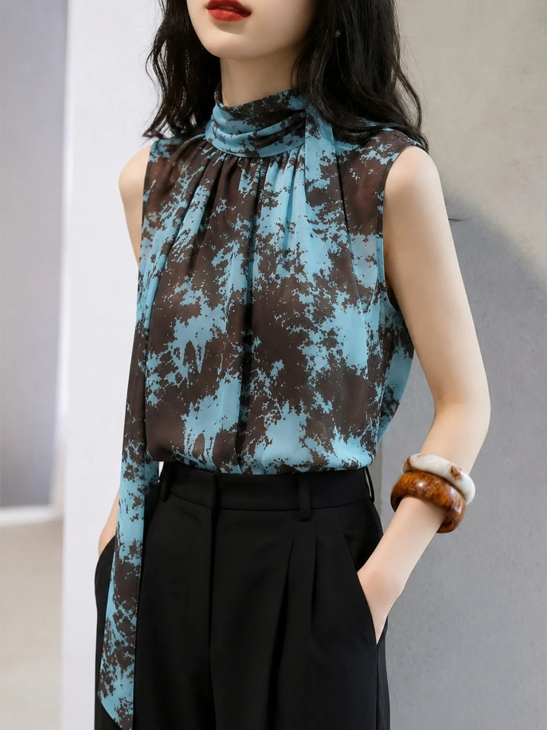 

Fashionable Color Block Design Vest Women's Commute Summer Top Sleeveless Straight Cut Korean Style Silk Material