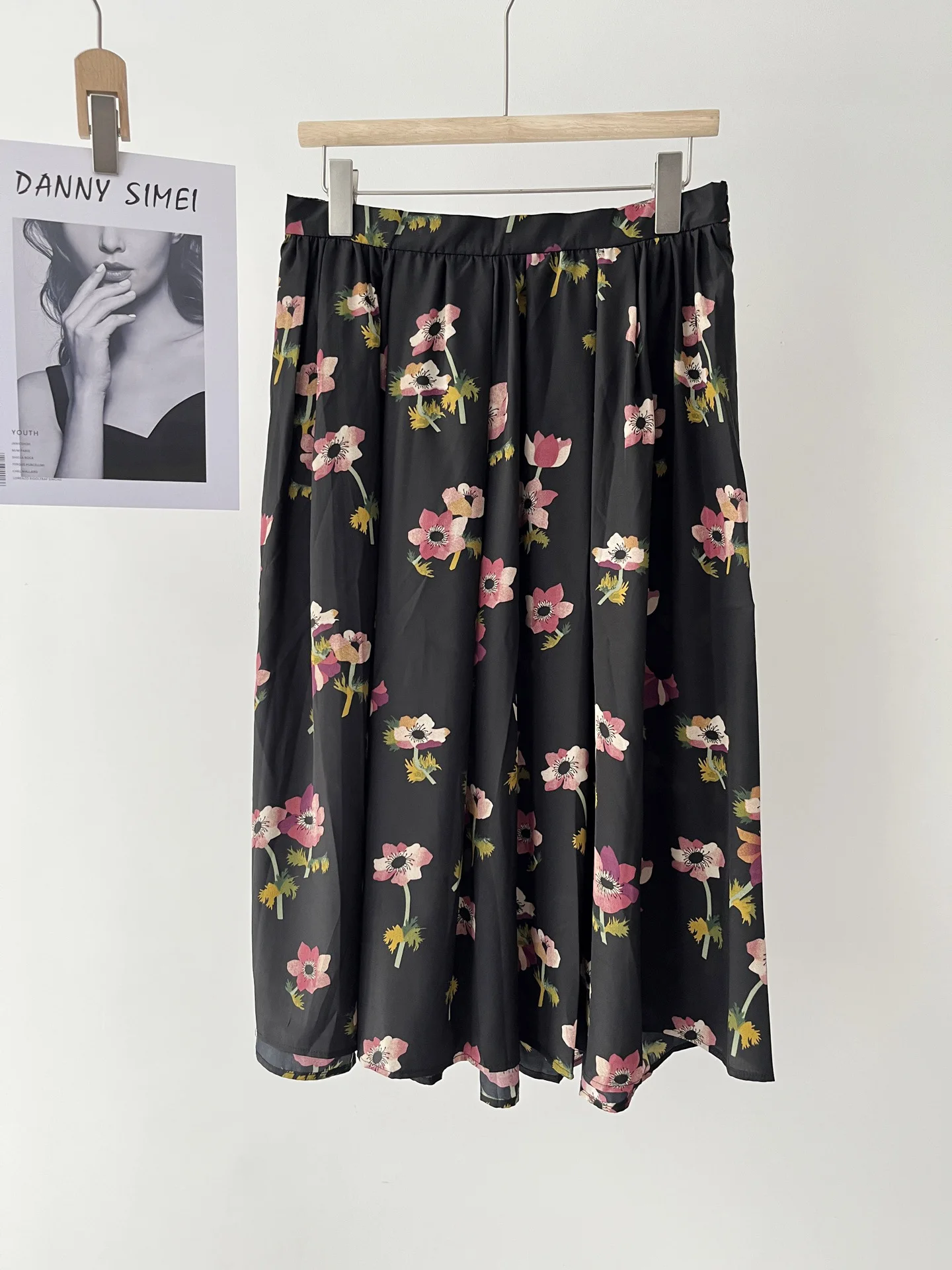 

Retro printing high waist and thin skirt women's summer vacation style medium and long A-shaped umbrella skirt 030-1052