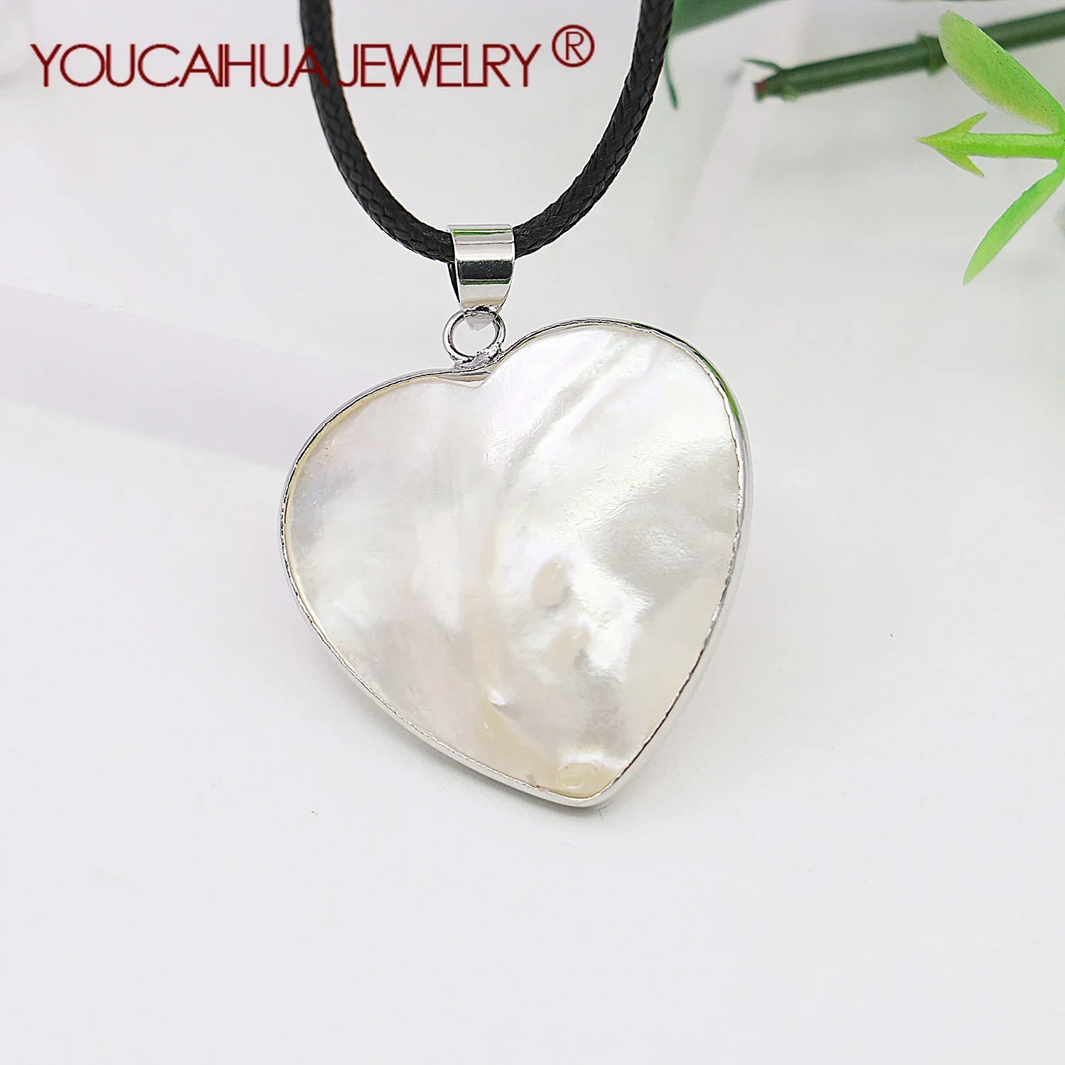 32mm Heart Natural White Sea Shell Necklace Pendant,Rope Chain Alloy Edge,Party Gifts for Lovers,Jewelry Making/Design for Women