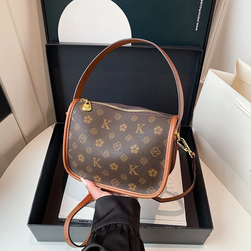 

2026 New Women's Unique Square Underarm Bag, Casual Adjustable Strap Shoulder Crossbody Bag, Versatile Small Purse for Daily Use