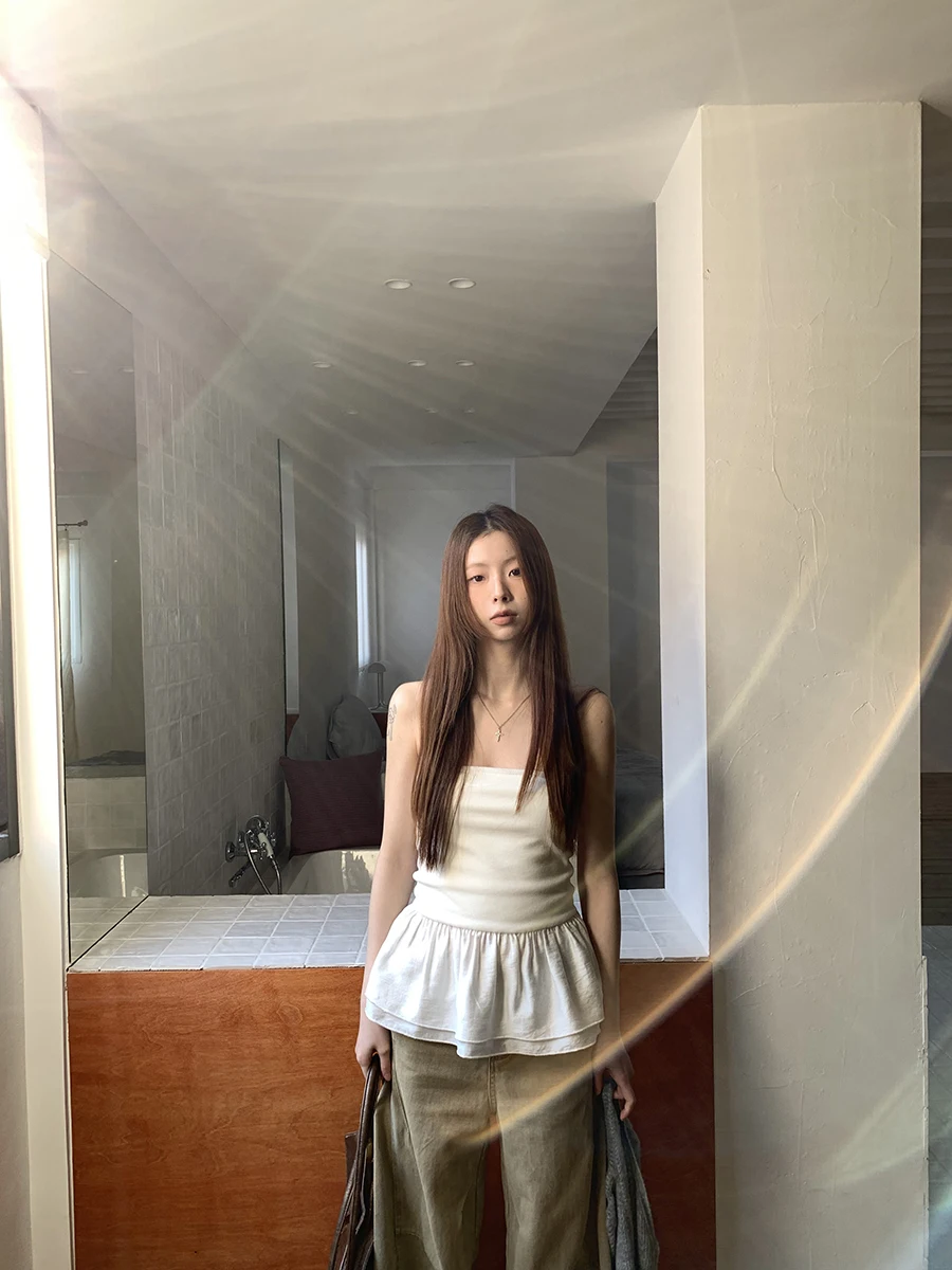 Rompi Putih Wanita Model Slim Fit Terbaru 2025, Atasan Cantik Desain Ba, Cocok untuk Kerja