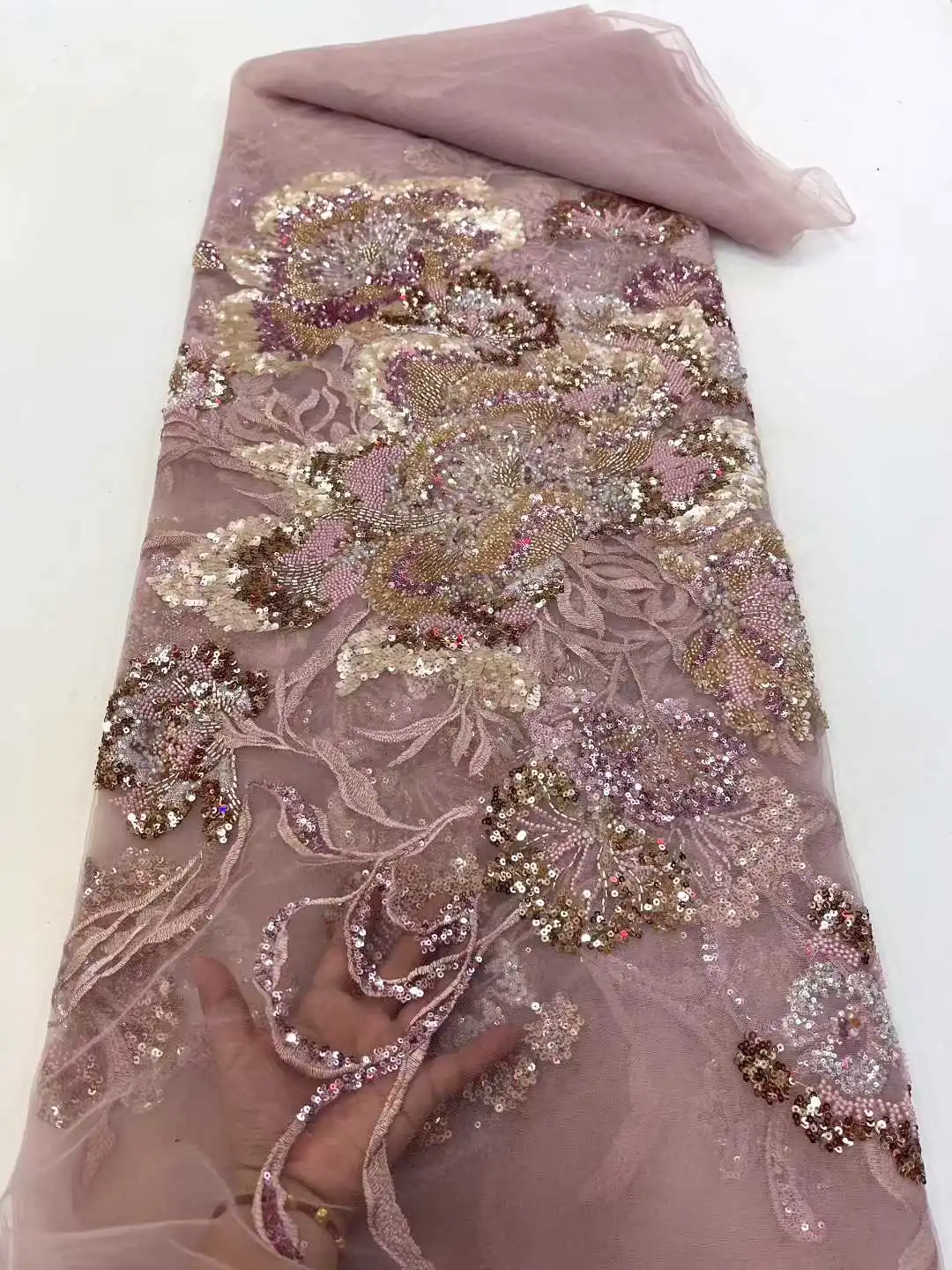 

Latest Nigerian Sequins Lace Fabric Hand Beaded Lace Fabric Luxury French Embroidery Lace Fabric For Wedding
