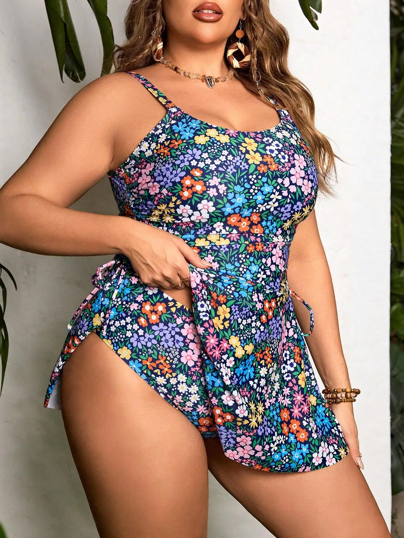 Floral Print Plus Size U-Neck Tie-Front Two-Piece Tankini Swimsuit With High-Leg Shorts For Summer Beach Wear