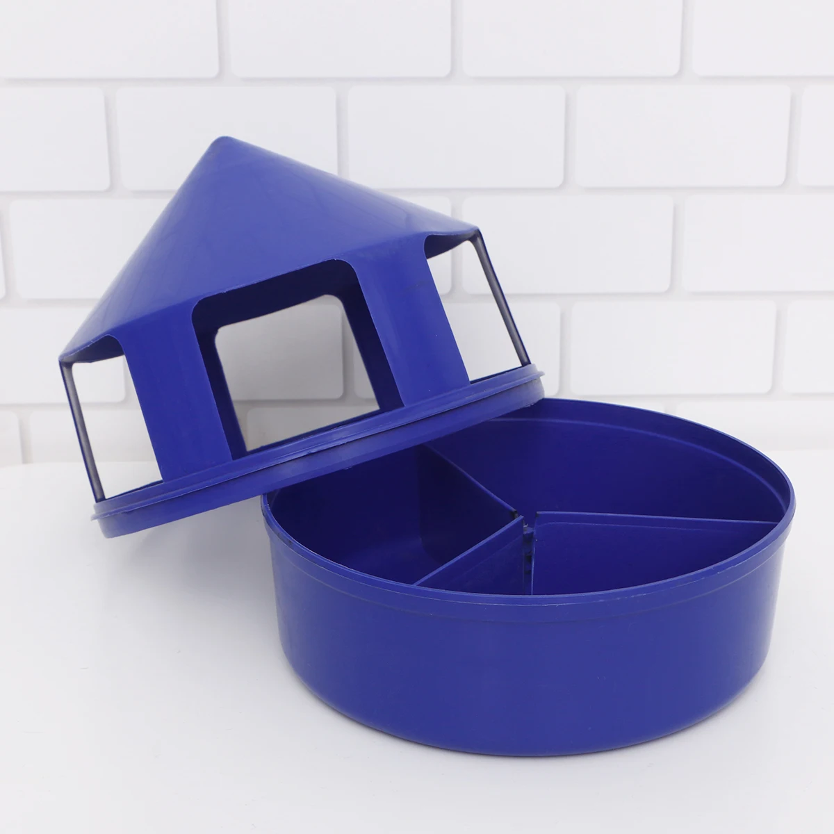 Comedero para palomas, cubierta para contenedor de alimentación de pájaros, estuche de almacenamiento de arena, suministros multifuncionales para loros, periquitos y cacatúas, accesorios