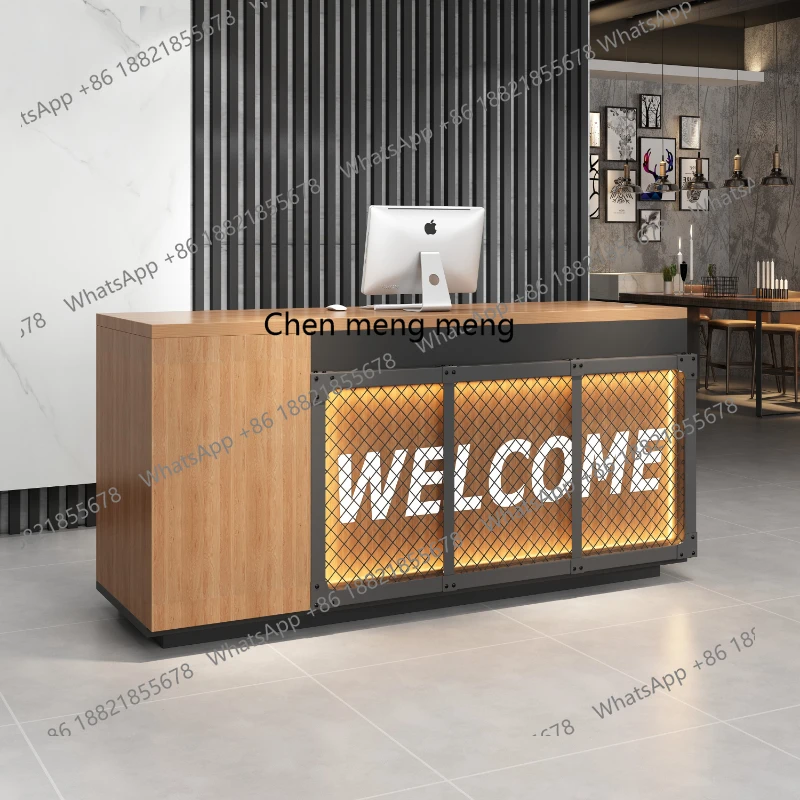 

Европейская винтажная касса, римская колонна, кованый бар, ресторан отеля, небольшой, стойка регистрации