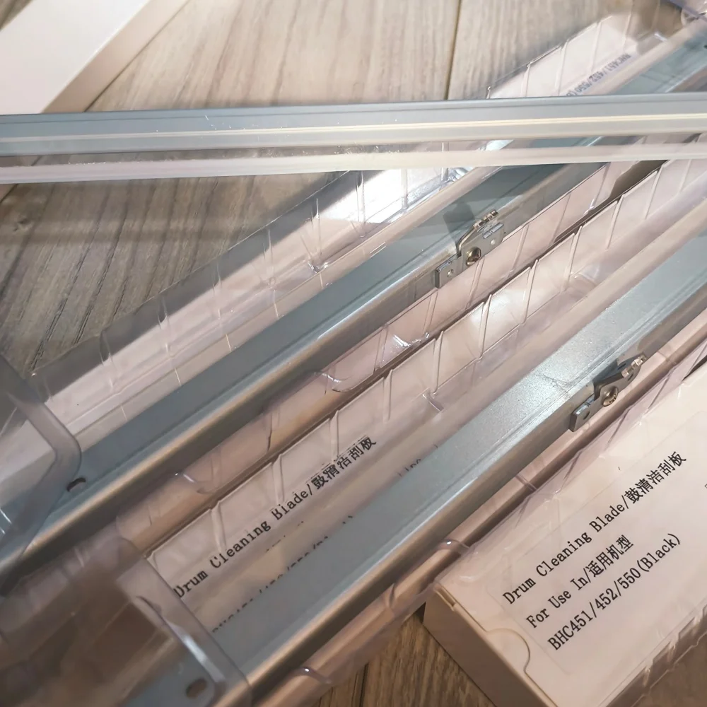 

1 комплект, черный, 1 шт. и цвет, 3 шт. лезвия барабана для Konica Minolta C451 C550 C650 C452 C552 C652 C654 C754 e