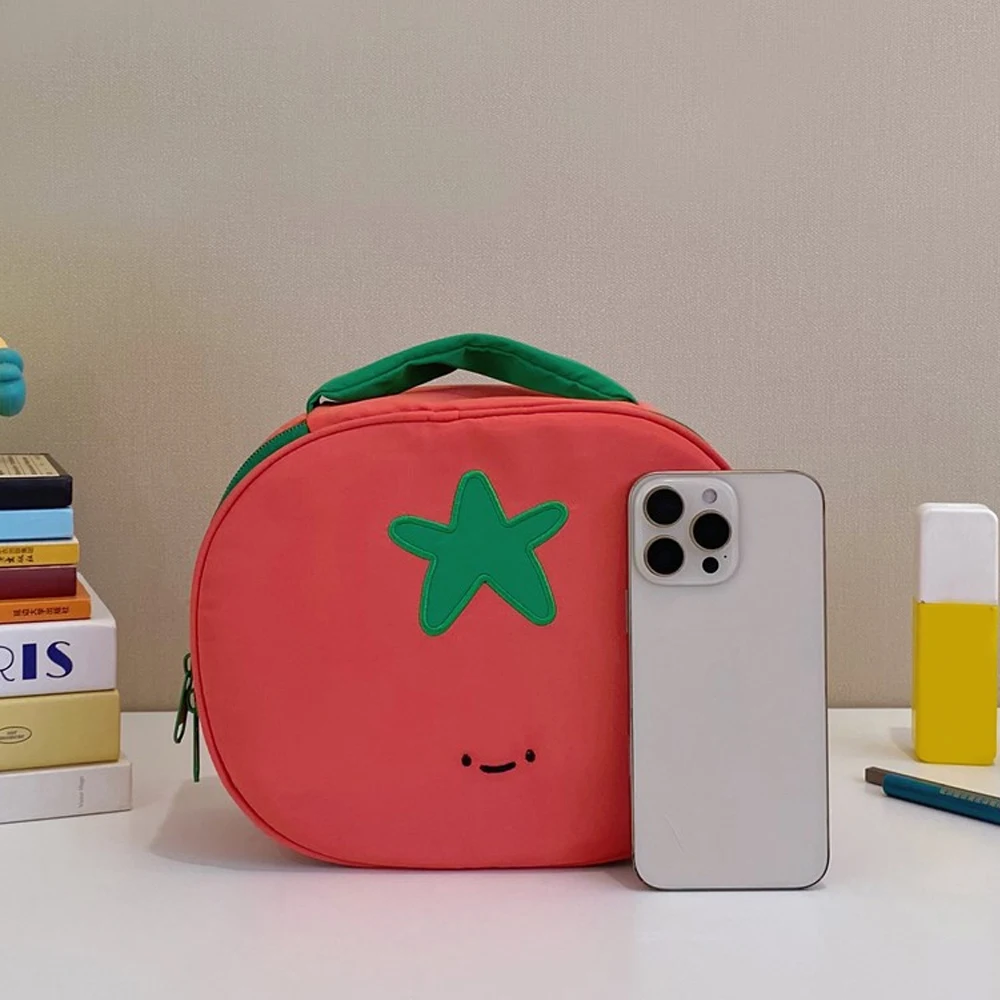 Eine Kosmetiktasche, eine Tomaten-Aufbewahrungstasche, eine Tragetasche, eine Toilettentasche, eine Make-up-Tasche – Detail 4