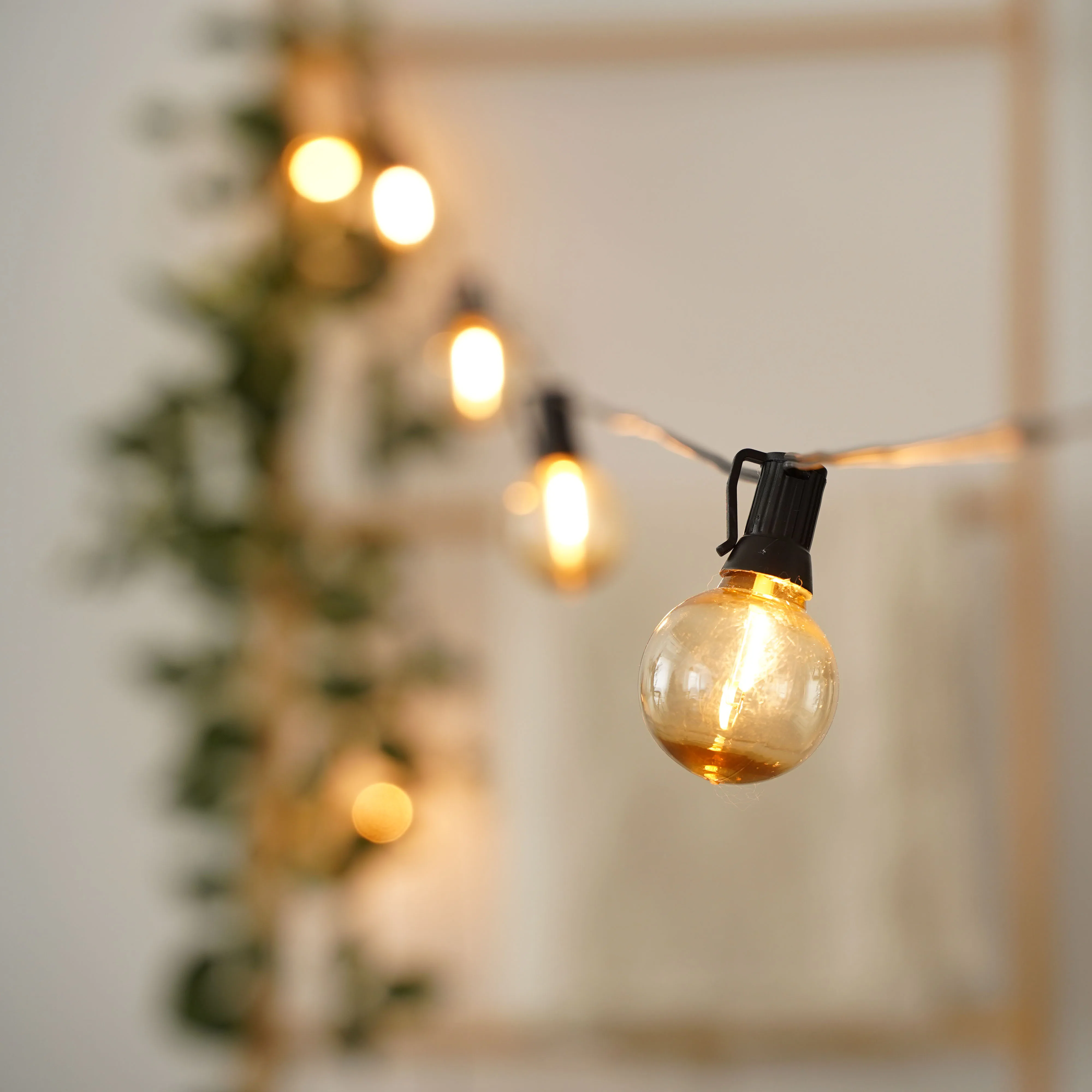 سلسلة أضواء LED شفافة باللون البني G40 تعمل بالطاقة الشمسية ومقاومة للماء، مثالية للحديقة والزفاف وديكور مهرجان العطلات #2