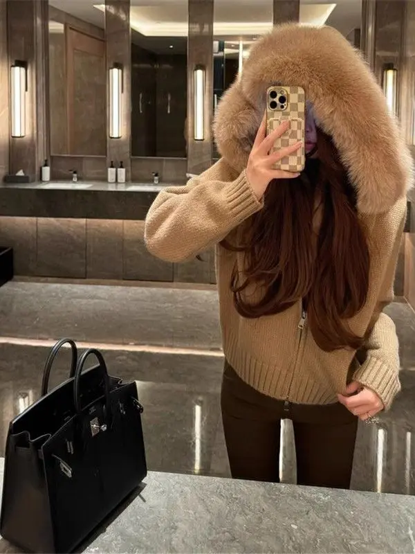 سترة محبوكة بياقة من فرو الثعلب الأبيض للنساء، كارديجان فضفاض راقي بسحاب للخريف والشتاء، سترة دافئة