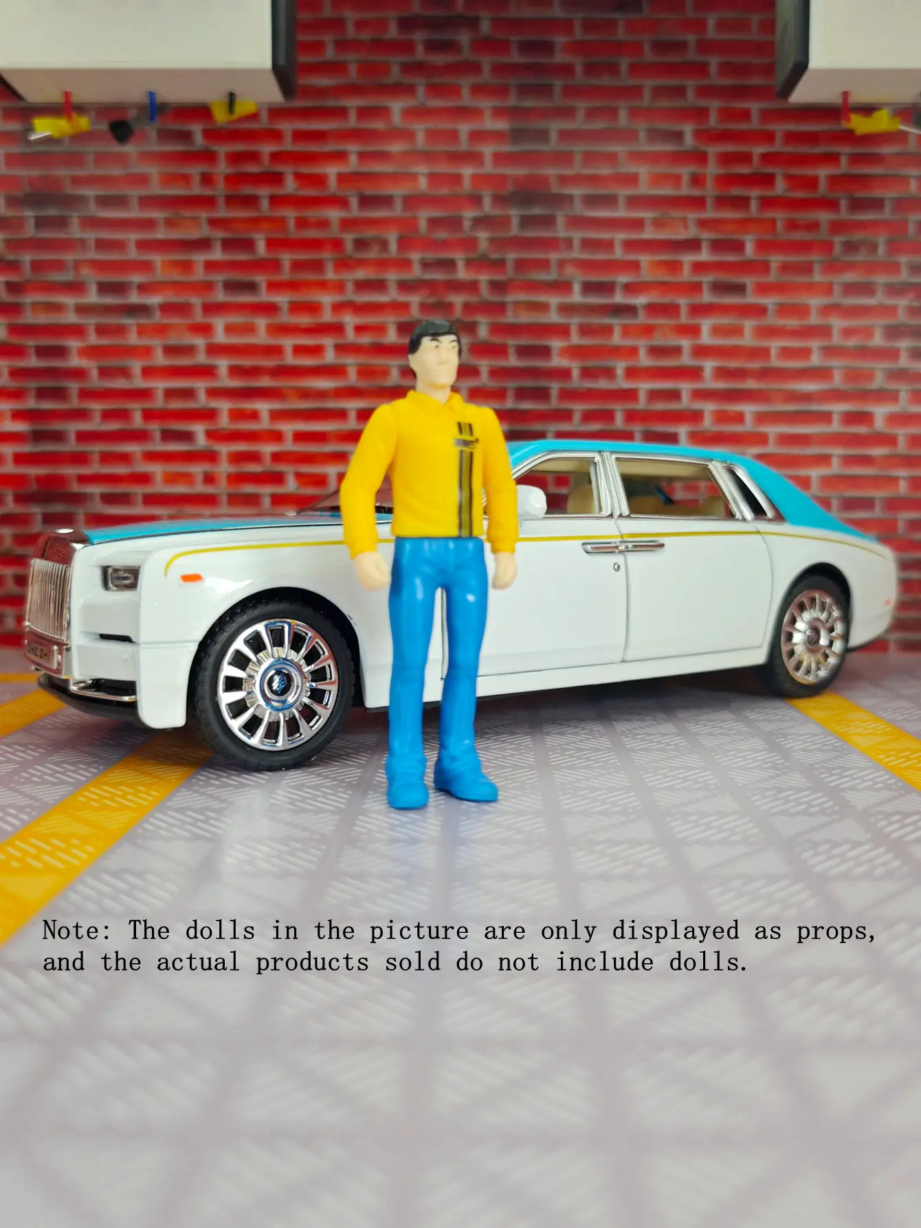 

1:24 Simulation Phantom Alloy Car Model Car Ornaments Children's Toy Cars can be opened in the trunk of the door and hood