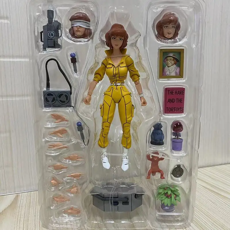 Genuine Neca 54233 Teenage Mutant Ninja Turtles Action Figure Female Journalists Figures Anime April O'neil Tmnt Doll Gift Toys