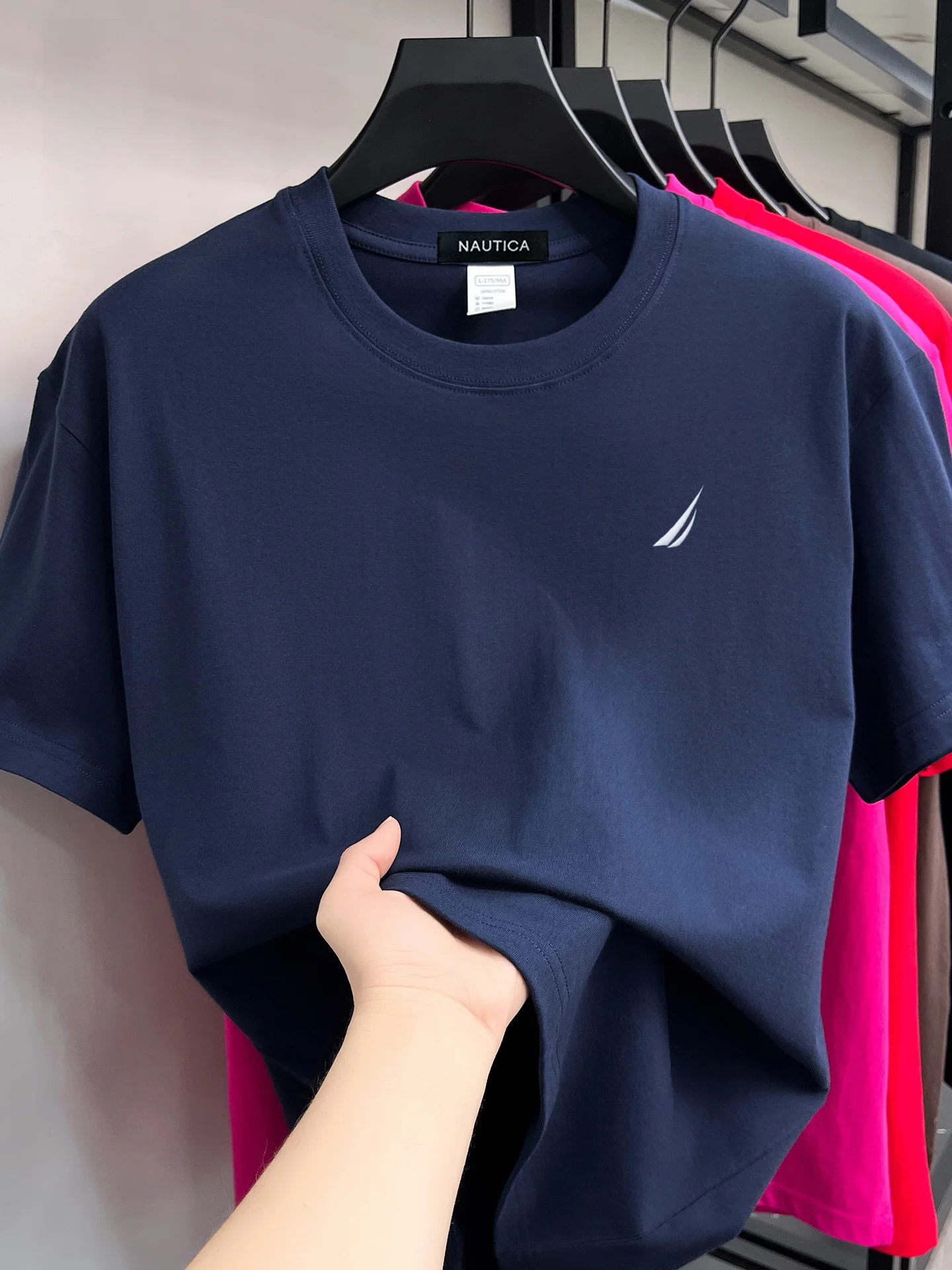 Camiseta Masculina Nautica de Manga Curta, Algodão Respirável, Gola Redonda, Casual, Caimento Solto, Bordada, Confortável, To...