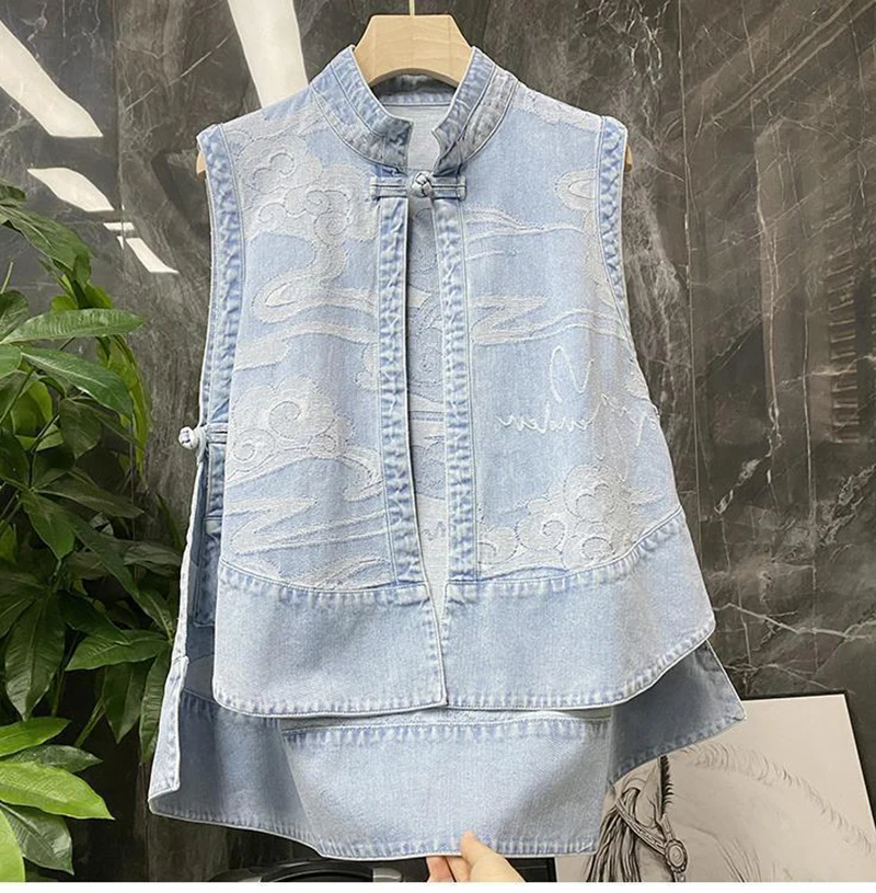 New Chinese Style Buckle Blue Denim Vest For Women Fashionable Jacquard Loose Irregular Chinese Style Sleeveless Vest 2026