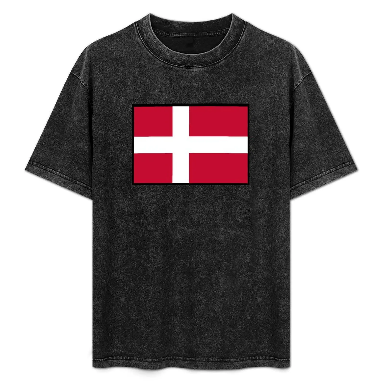 

Simple Danish Flag T-Shirt Retro Graphic Print T-Shirt