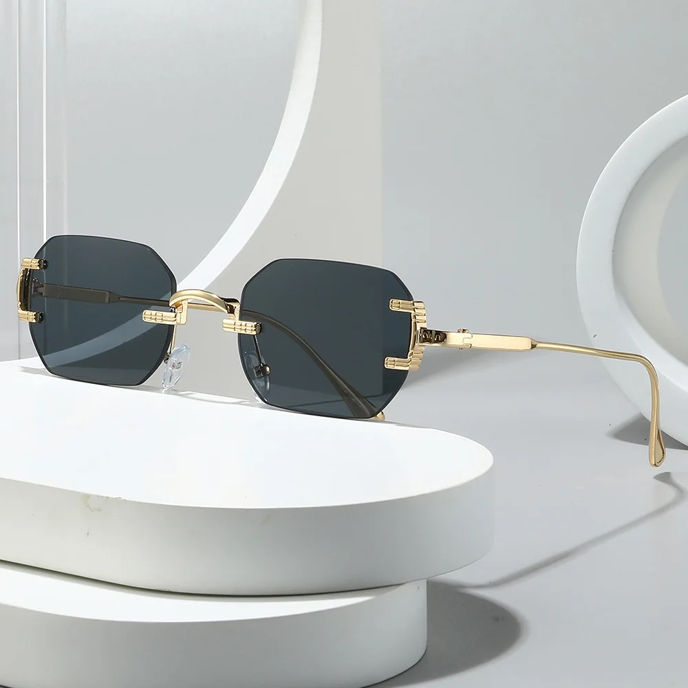 Vintage-Mode-Sonnenbrille aus hochwertigem Metall ohne Rand, geeignet für Männer und Frauen als alltägliches Freizeit-Accessoire. Perfekt für Partys