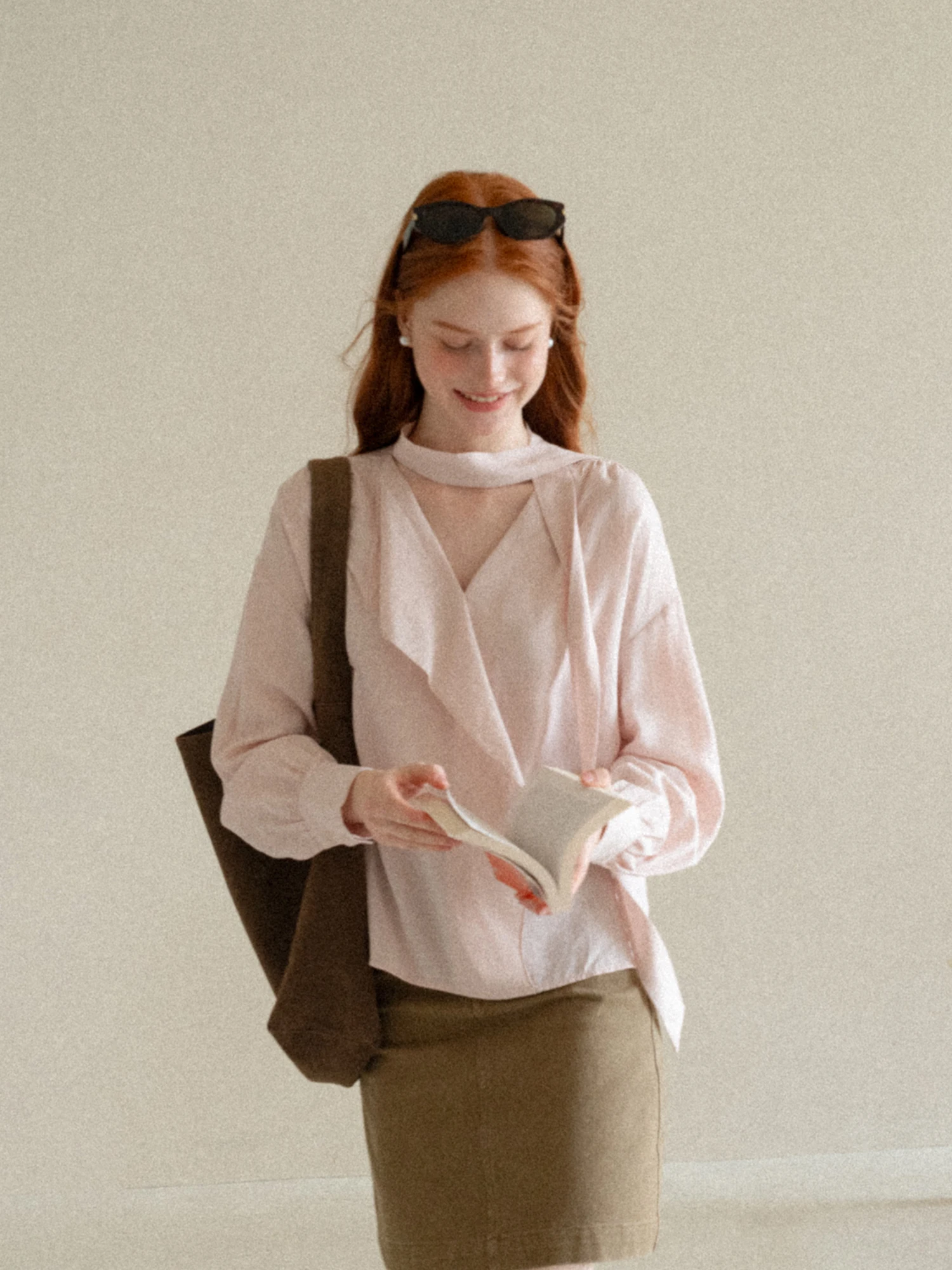 Eggka Asymmetric Hem V-neck Sash Shirt Women's Autumn Design Sense Elegance Commute Slimming Long Sleeve Top Romantic Style
