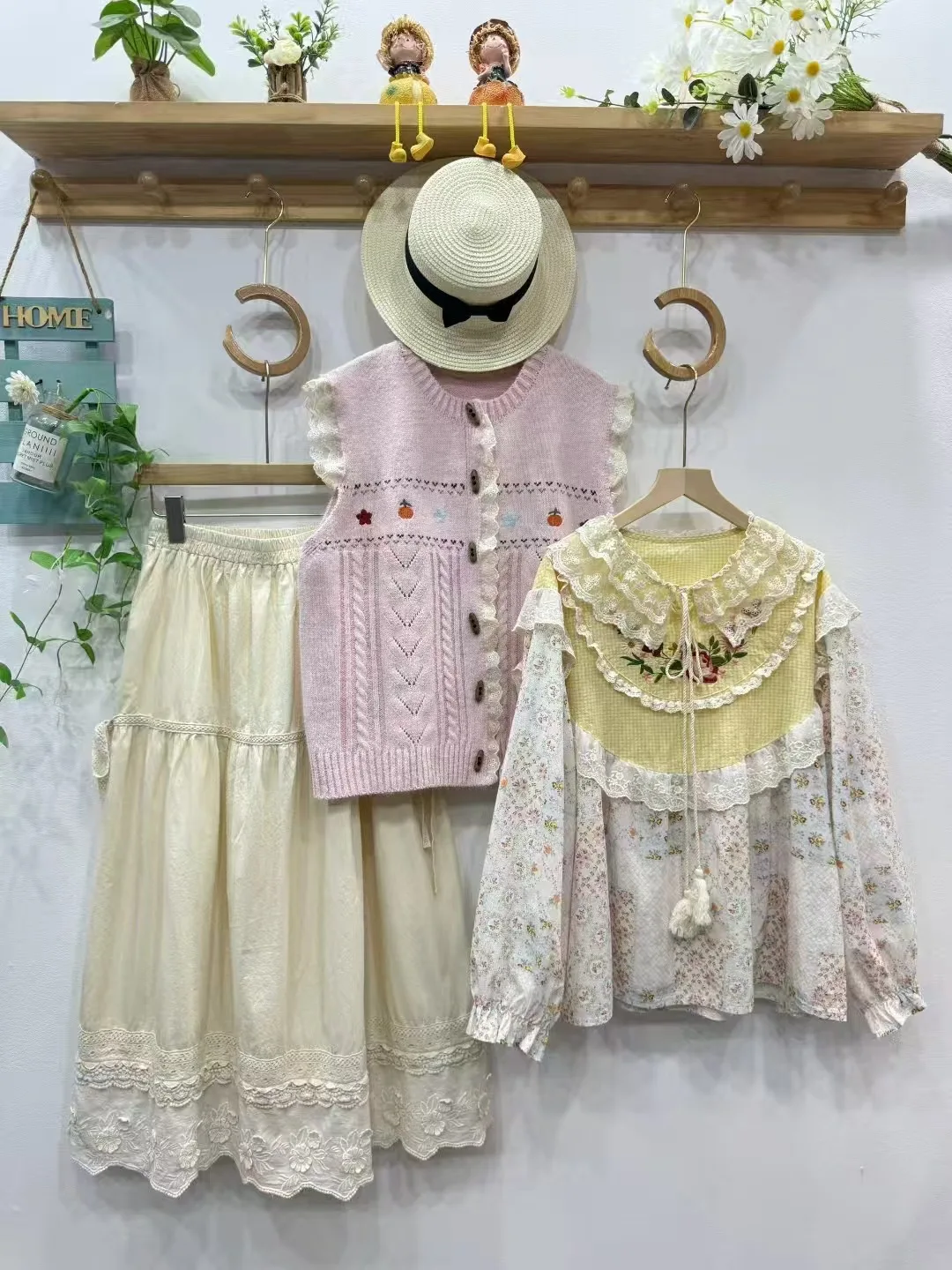 جديد 2025 قميص كتان قطني بأكمام طويلة للخريف ، دانتيل مطرز مكشكش للنساء ، بلوزة فضفاضة للتنقل الجميل من Mori Girl T58555CC