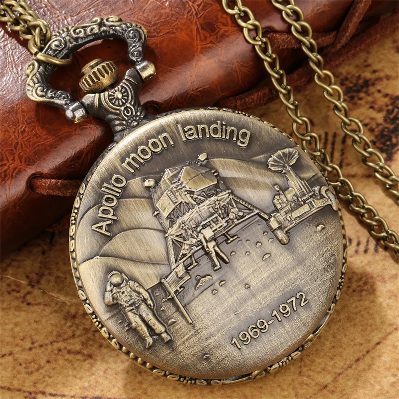 Retro Apollo Moon Landing 1969-1972 Design Full Hunter Quartz Pocket Watch Necklace Chain Arabic Number Display Souvenir Gift